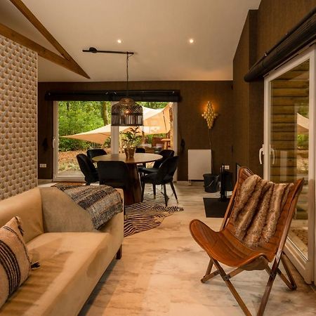 Zen-Bungalow No 4 Met Sauna En Hottub Rheezerveen Экстерьер фото